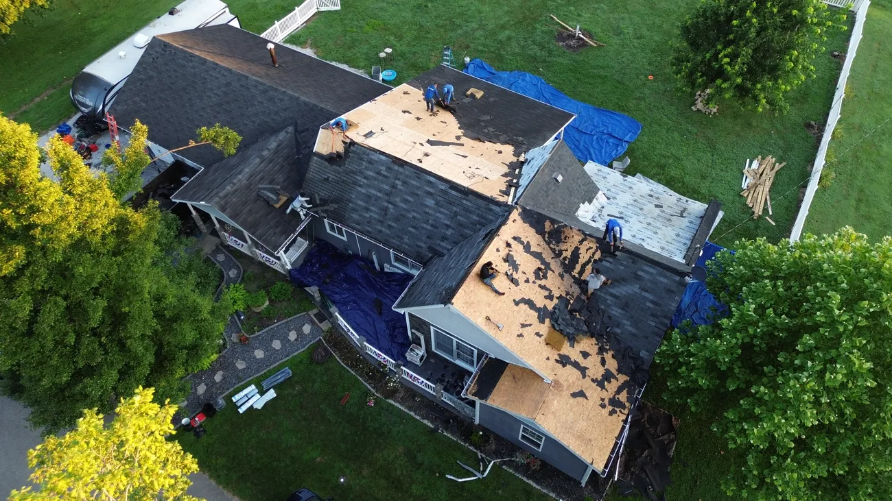 The Cedar Ridge Exteriors crew in Rockville, Indiana